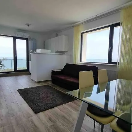 Seaview 3 Rooms Apartment